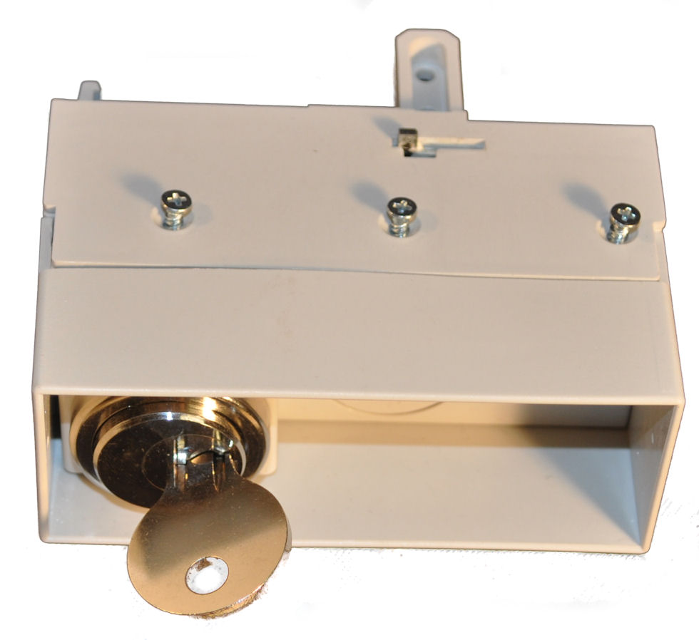 Prise saillie fixe P17 IP44 16A - 200V~ à 250V~ - 2P+T - Bricolage
